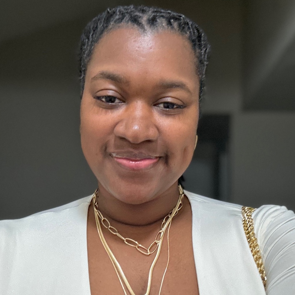 Meet your Posher, Yasmeen